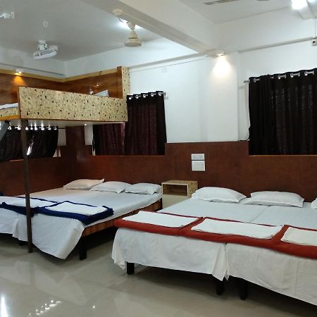 Joshi Yatri Niwas Hotel Kolhapur Exterior photo