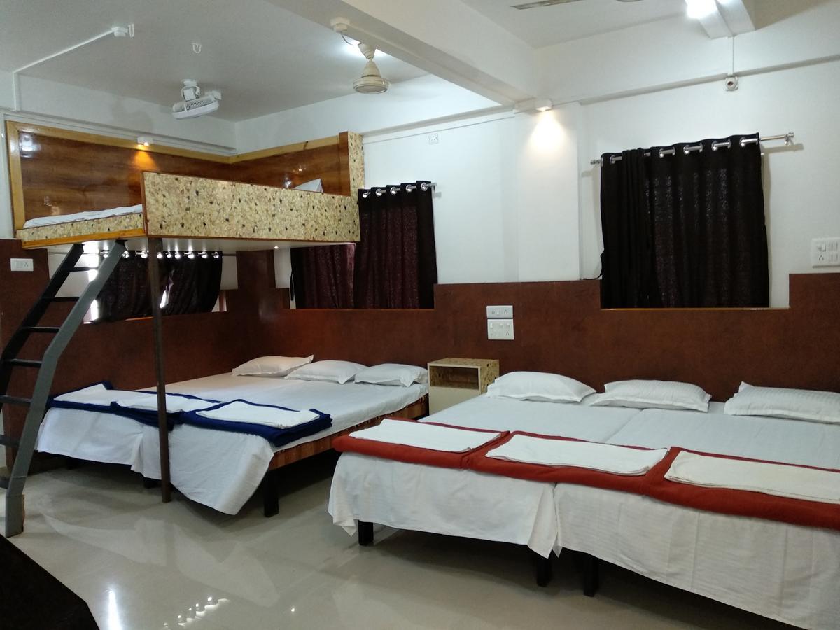 Joshi Yatri Niwas Hotel Kolhapur Exterior photo