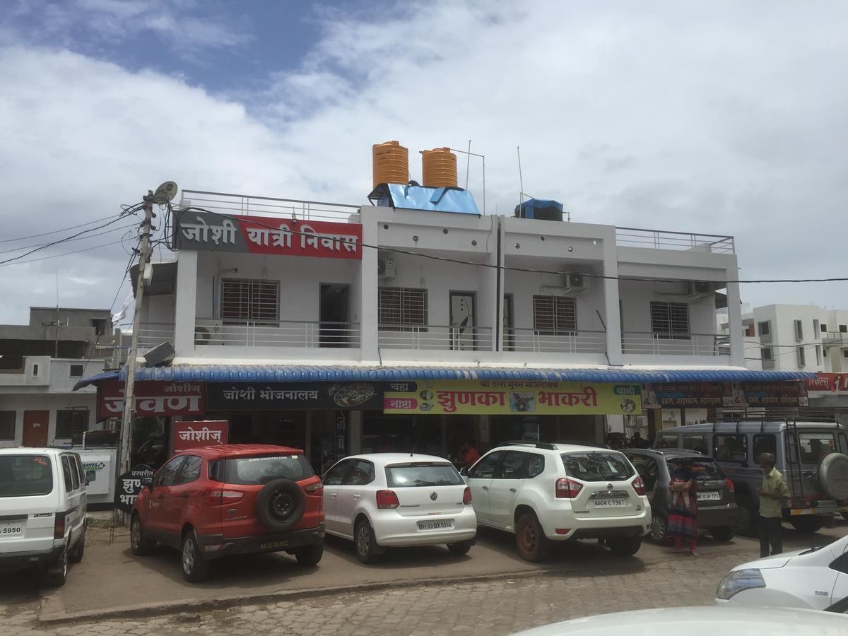 Joshi Yatri Niwas Hotel Kolhapur Exterior photo