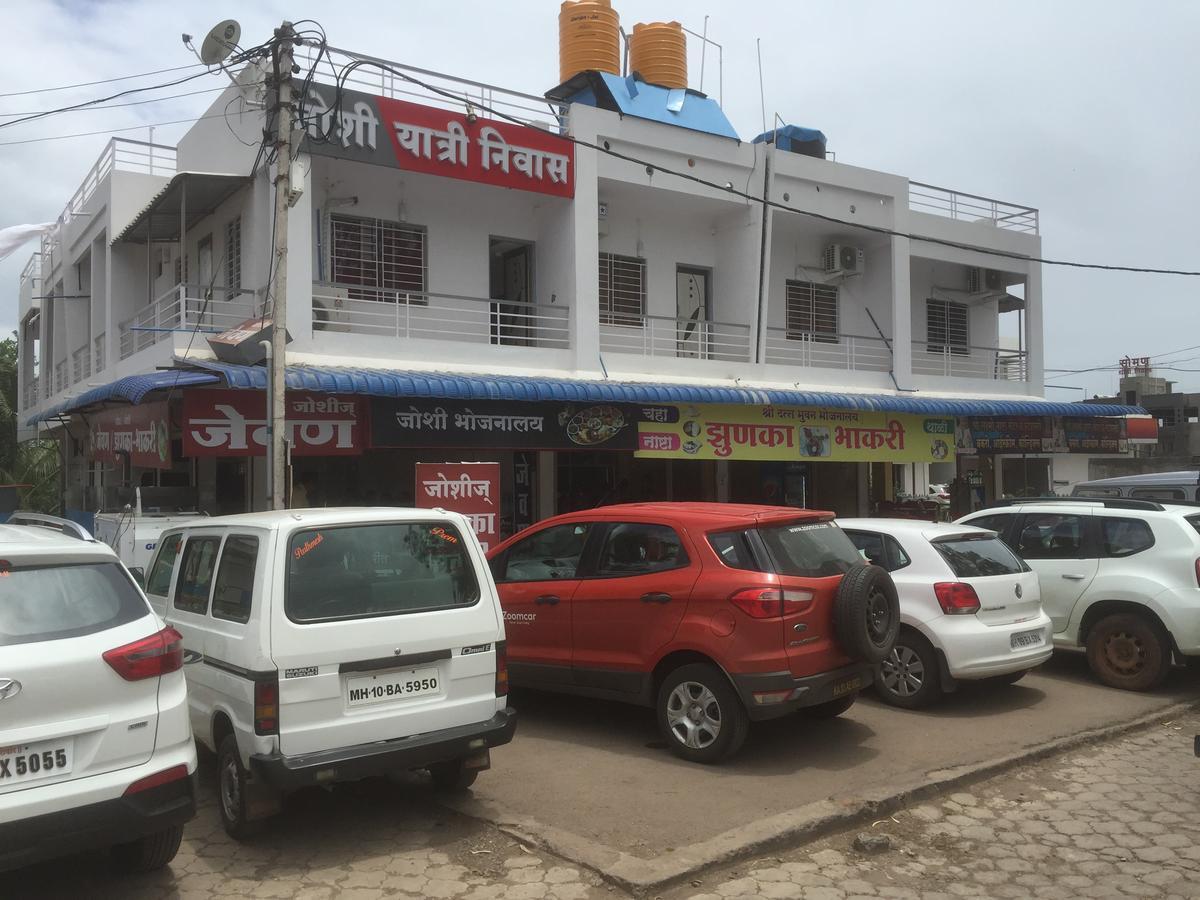 Joshi Yatri Niwas Hotel Kolhapur Exterior photo